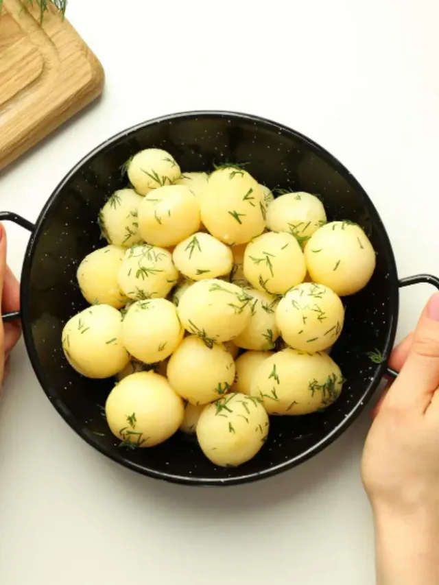 what happens if you eat boiled potatoes every day in hindi